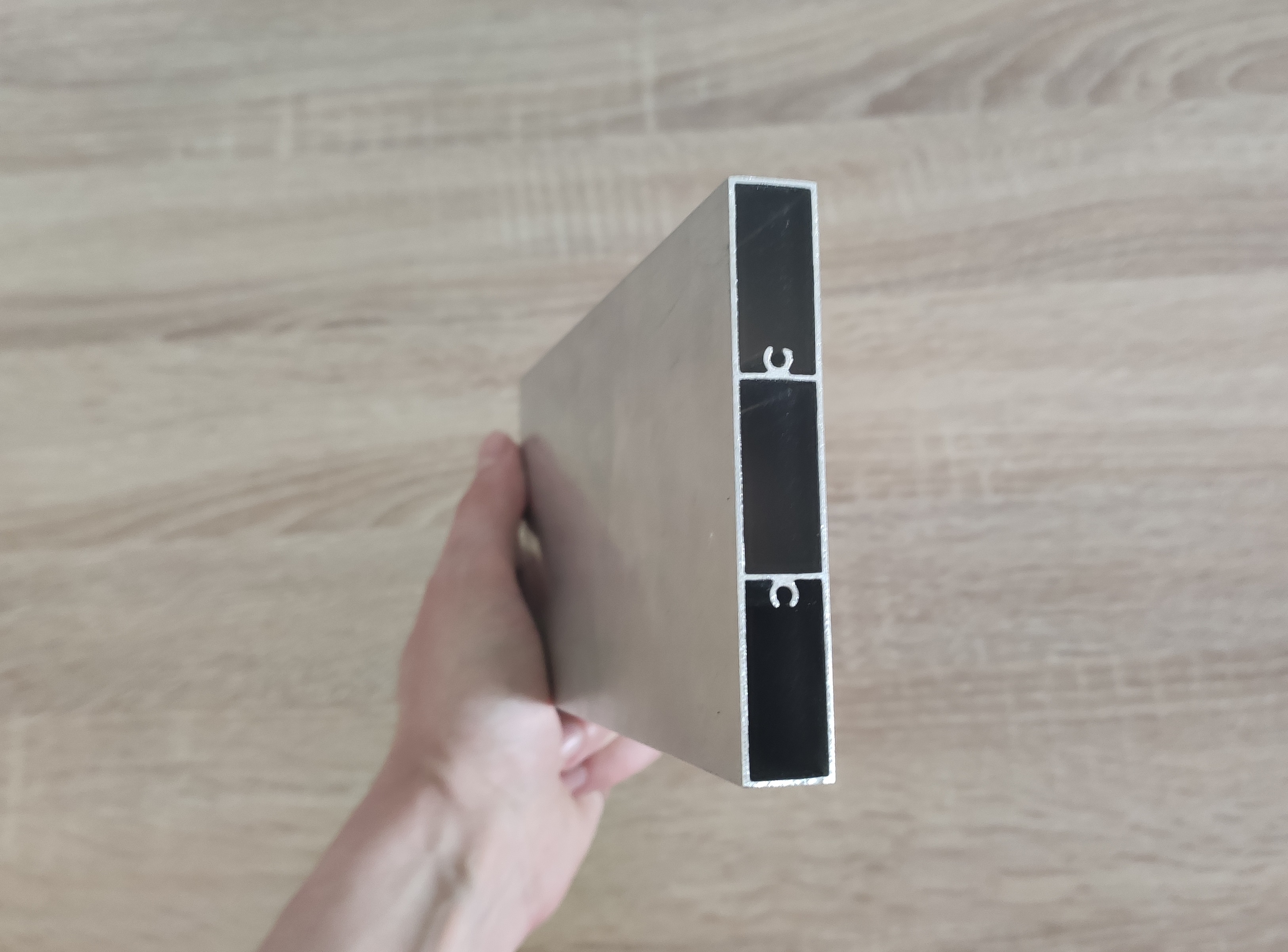 Aluminijska pravokutna lamela