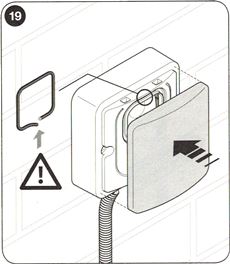 13. Postavite prozirni poklopac. Ne zaboravite na izolacijsku gumicu. 13. Postavite prozirni poklopac. Ne zaboravite na izolacijsku gumicu.